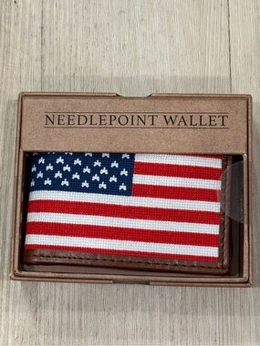 NIB AMERICAN FLAG needlepoint Bi-Fold Wallet